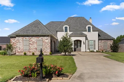 $490,000 | 5669 Chene Blanc Drive, Lake Charles, LA 70605