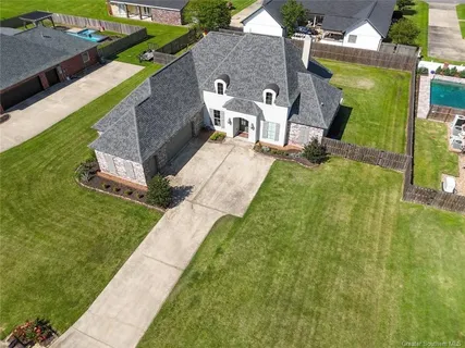 $490,000 | 5669 Chene Blanc Drive, Lake Charles, LA 70605