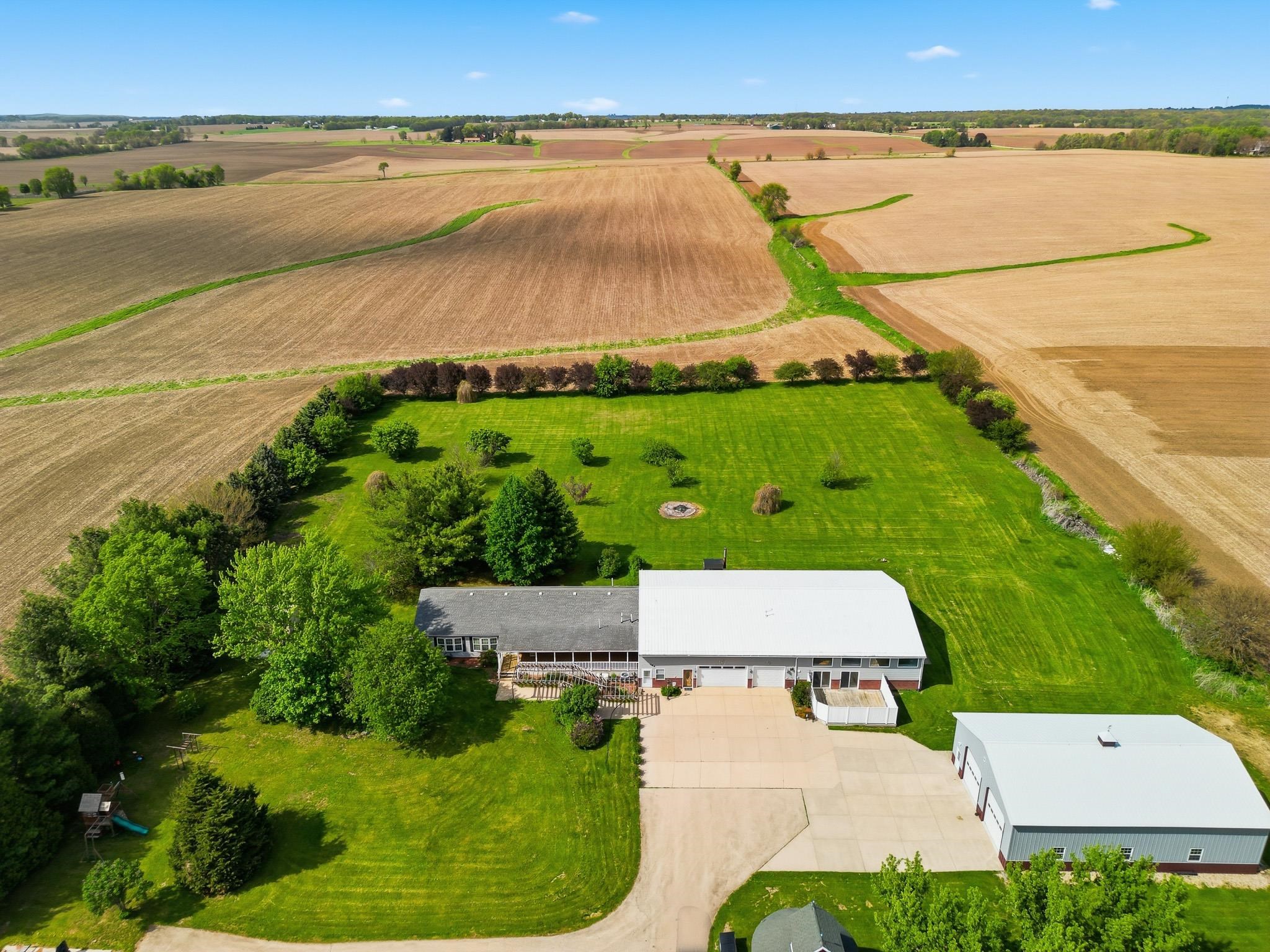 298 Highway 2 Dixon, IL 61021 - Photo 3 of 57