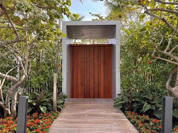 $11,900 | 1000 South Pointe Drive, Unit 308, Miami Beach, FL 33139