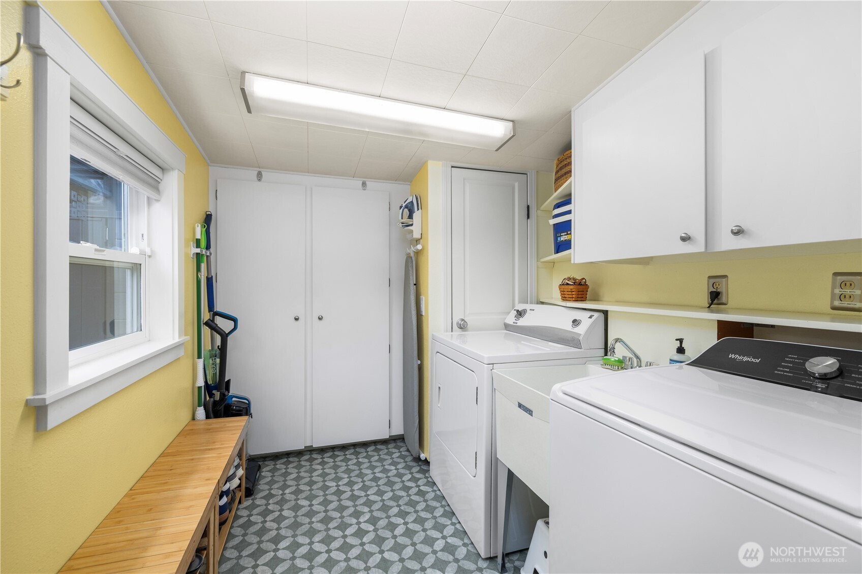 520 4th Street Anacortes, WA 98221 - Photo 15 of 39