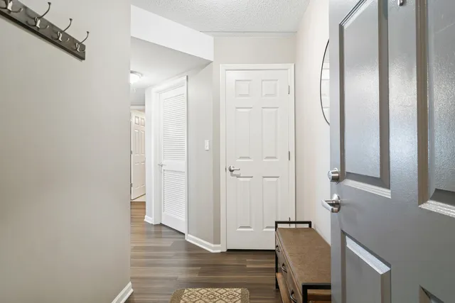 $375,000 | 390 Western Avenue, Unit 511, Des Plaines, IL 60016