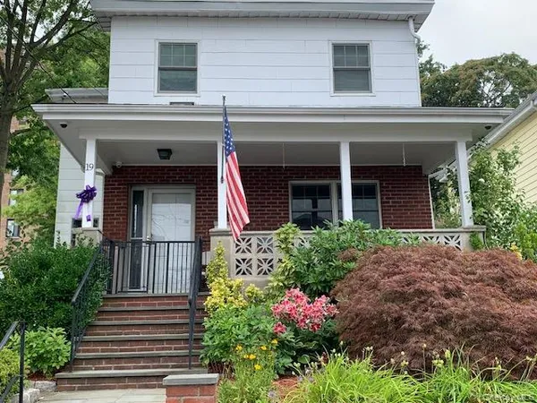 $2,800 | 19 Franklin Avenue, Unit 2, New Rochelle, NY 10801