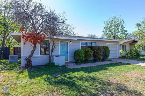 $2,200 | 2326 North Mockingbird Lane, Abilene, TX 79603