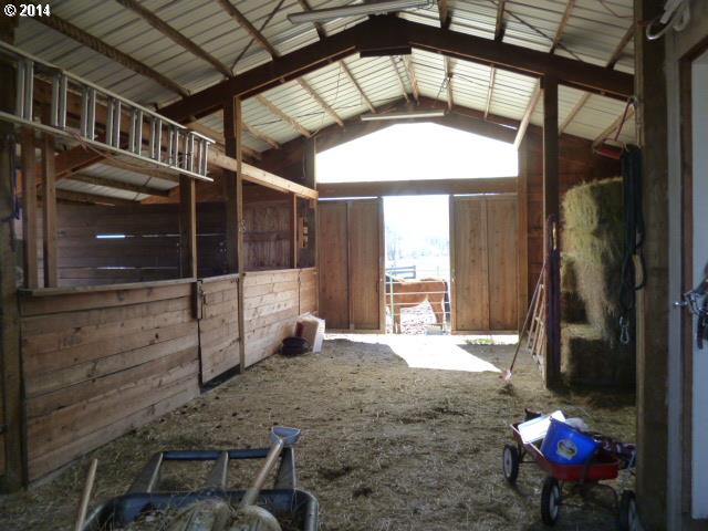 14440 Ben-Dier Road Baker City, OR 97814 - Photo 13 of 16 Barn