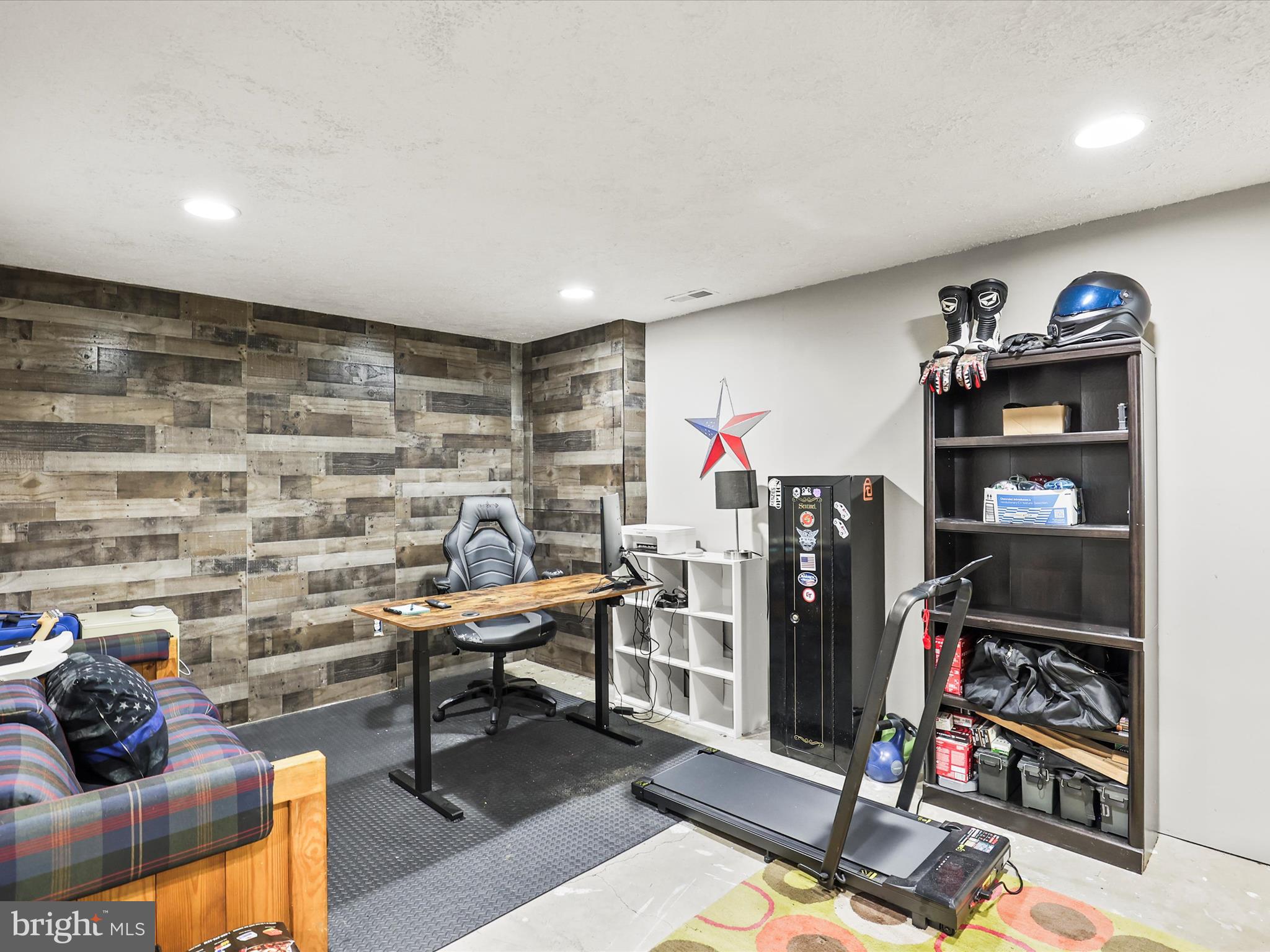 1360 Grandview Road Hanover, PA 17331 - Photo 27 of 36 a view of a livingroom with workspace and a couch