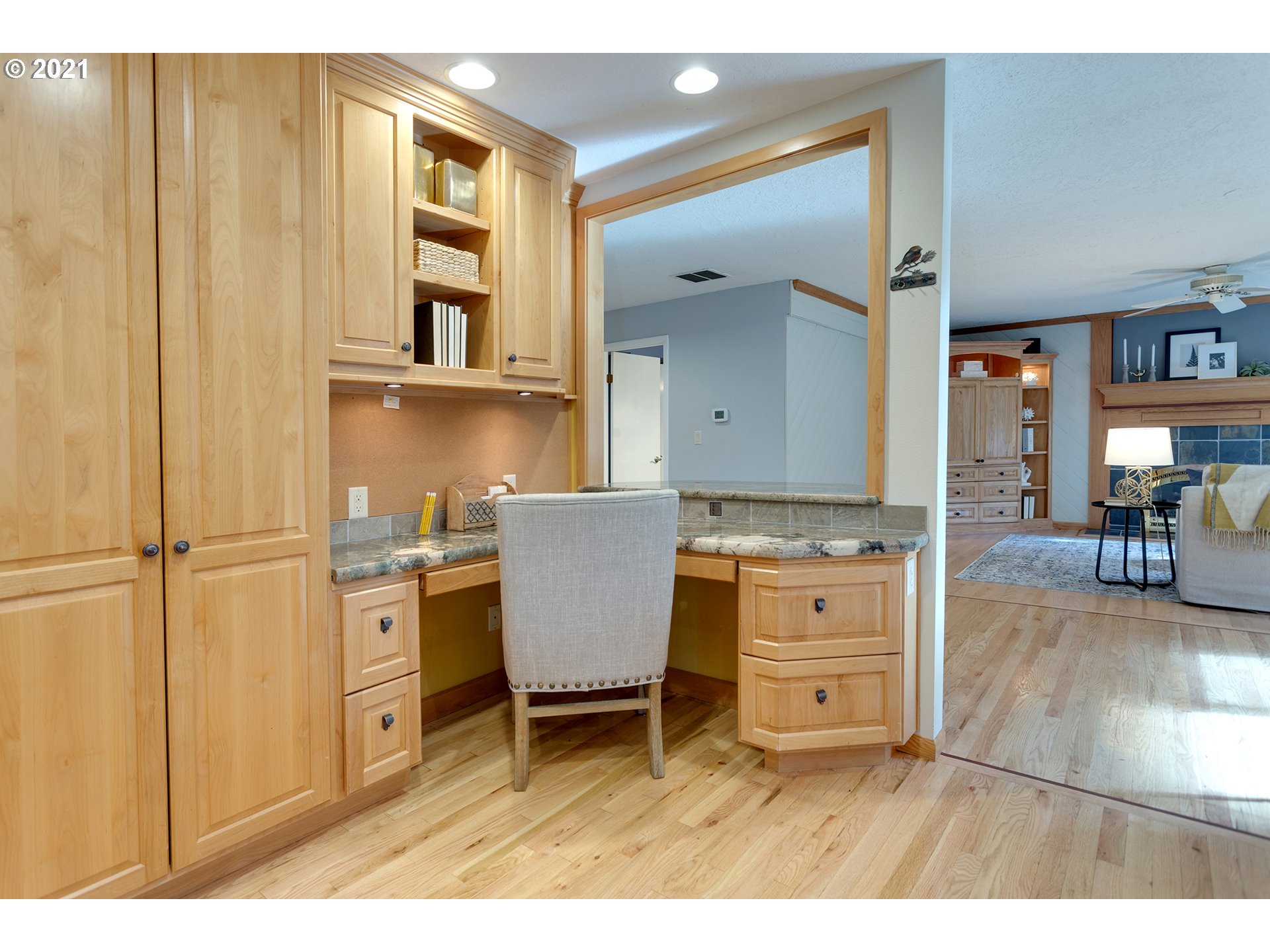 17439 Southwest Rivendell Drive Portland, OR 97224 - Photo 12 of 32 Gallery Image 12