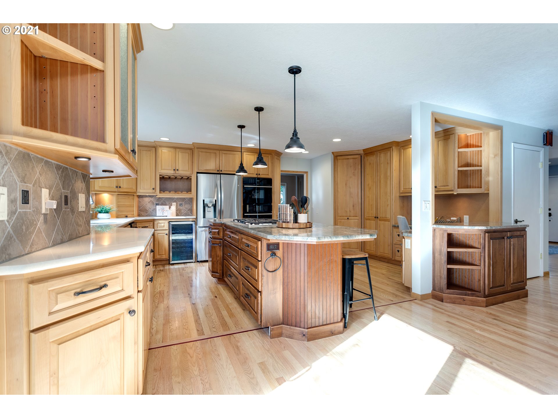 17439 Southwest Rivendell Drive Portland, OR 97224 - Photo 13 of 32 Gallery Image 13