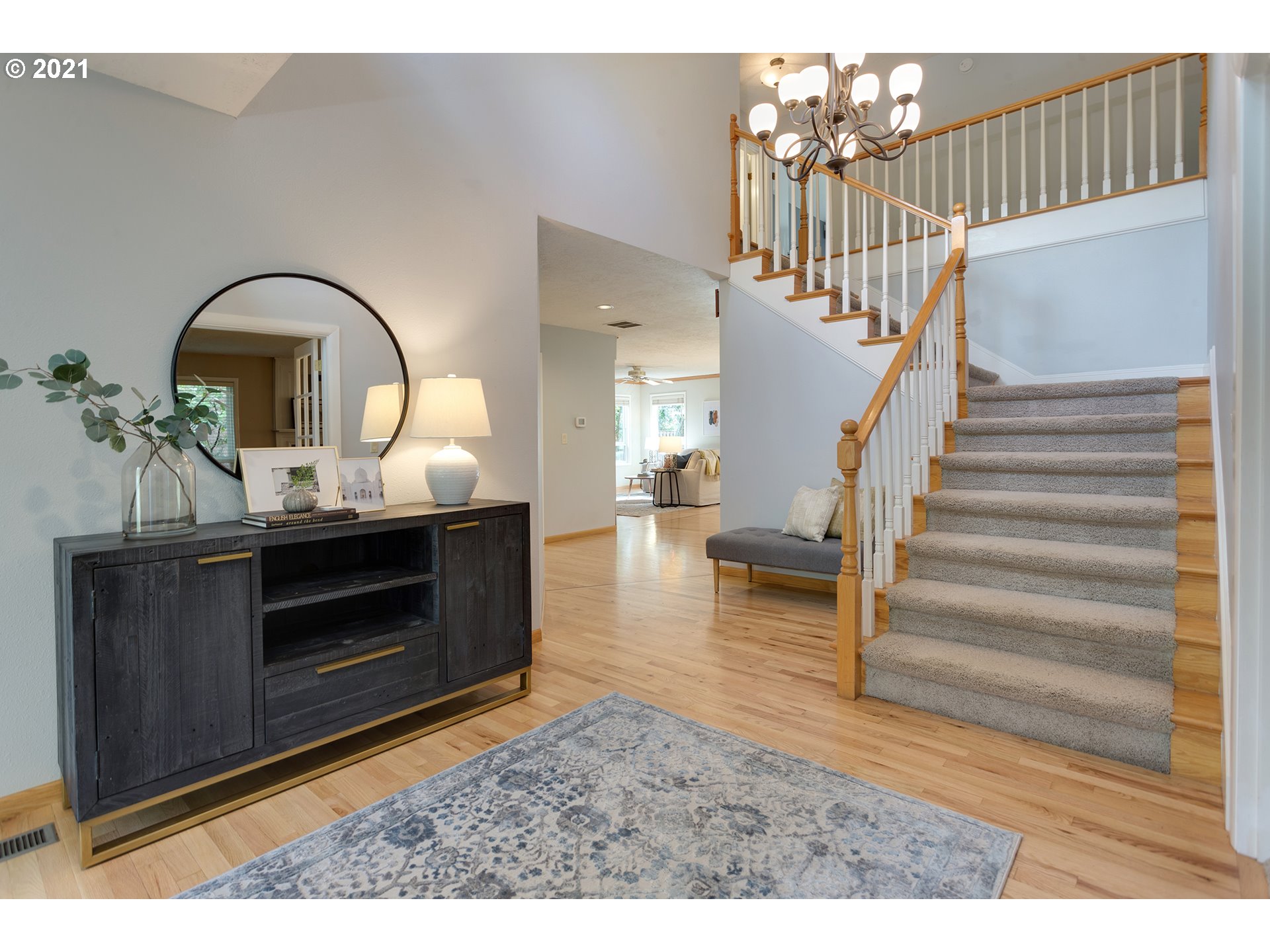 17439 Southwest Rivendell Drive Portland, OR 97224 - Photo 3 of 32 Gallery Image 3