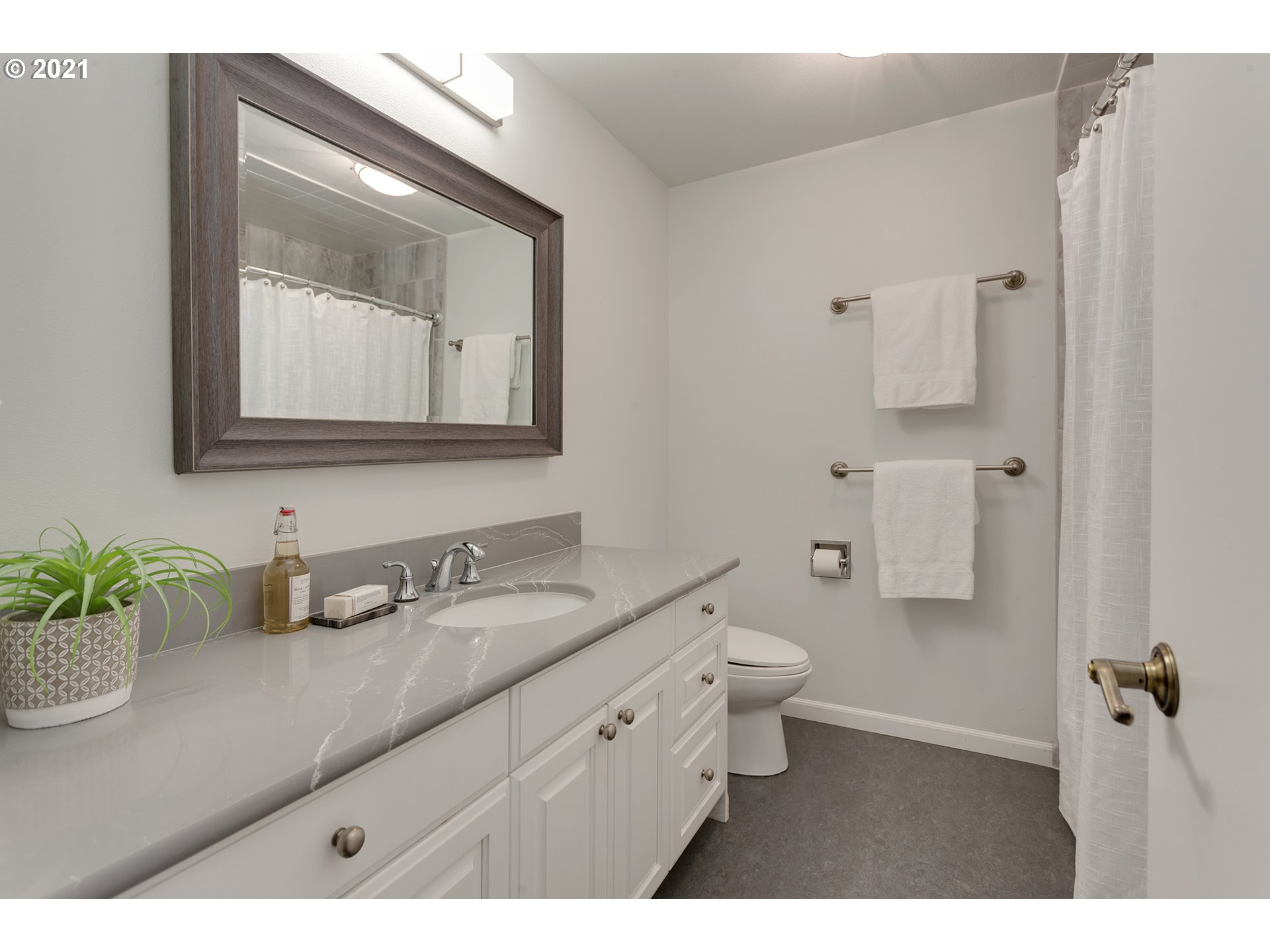 17439 Southwest Rivendell Drive Portland, OR 97224 - Photo 28 of 32 Gallery Image 28