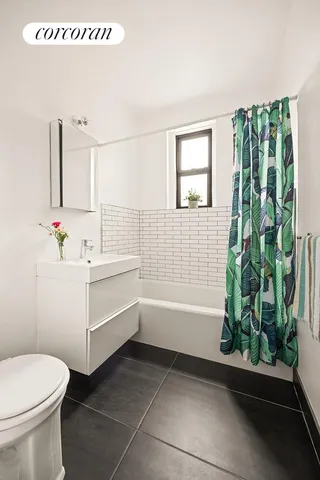 $599,000 | 221 East 18th Street, Unit 5A | Prospect Park South