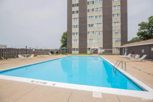 $120,000 | 1100 Erie Avenue, Unit 802, Evansville, IN 47715