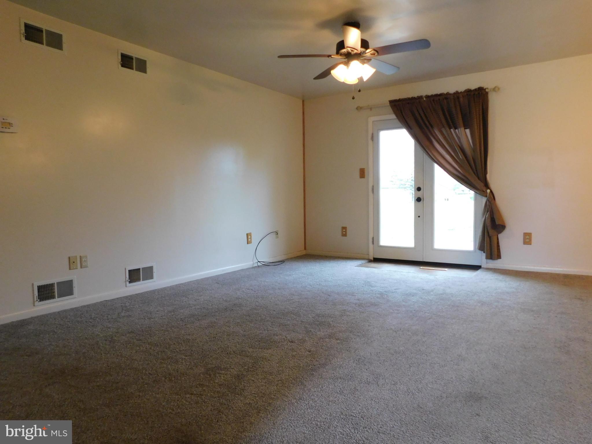 13166 Welty Road Waynesboro, PA 17268 - Photo 7 of 20 Living Room