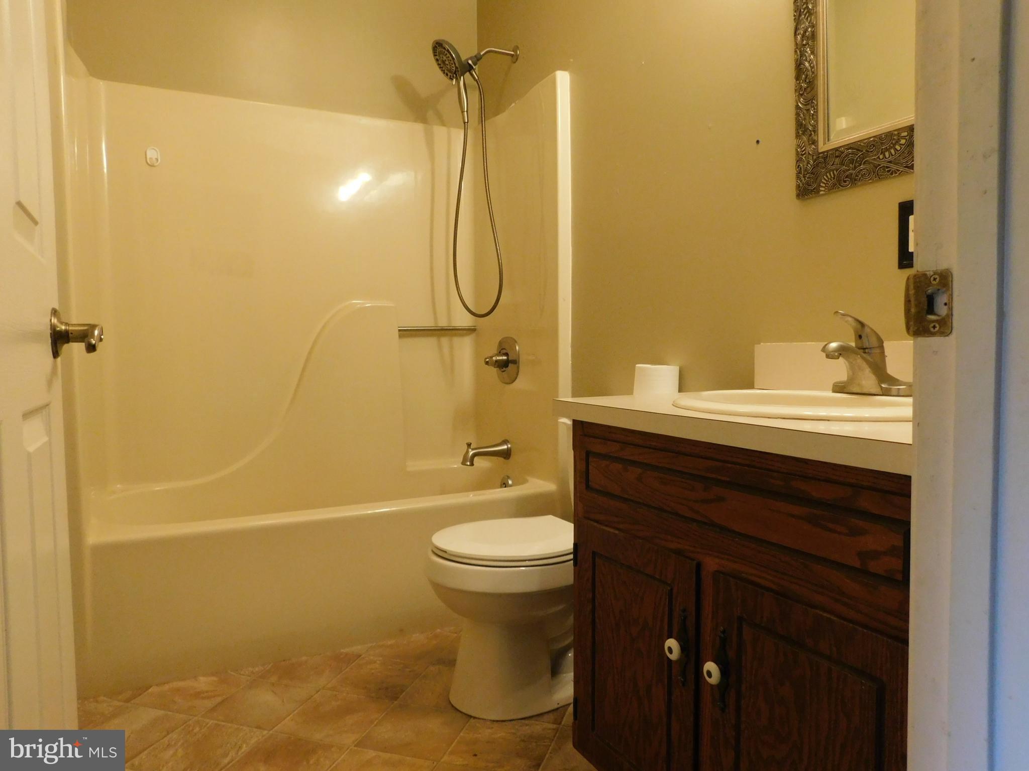 13166 Welty Road Waynesboro, PA 17268 - Photo 8 of 20 Full Bath