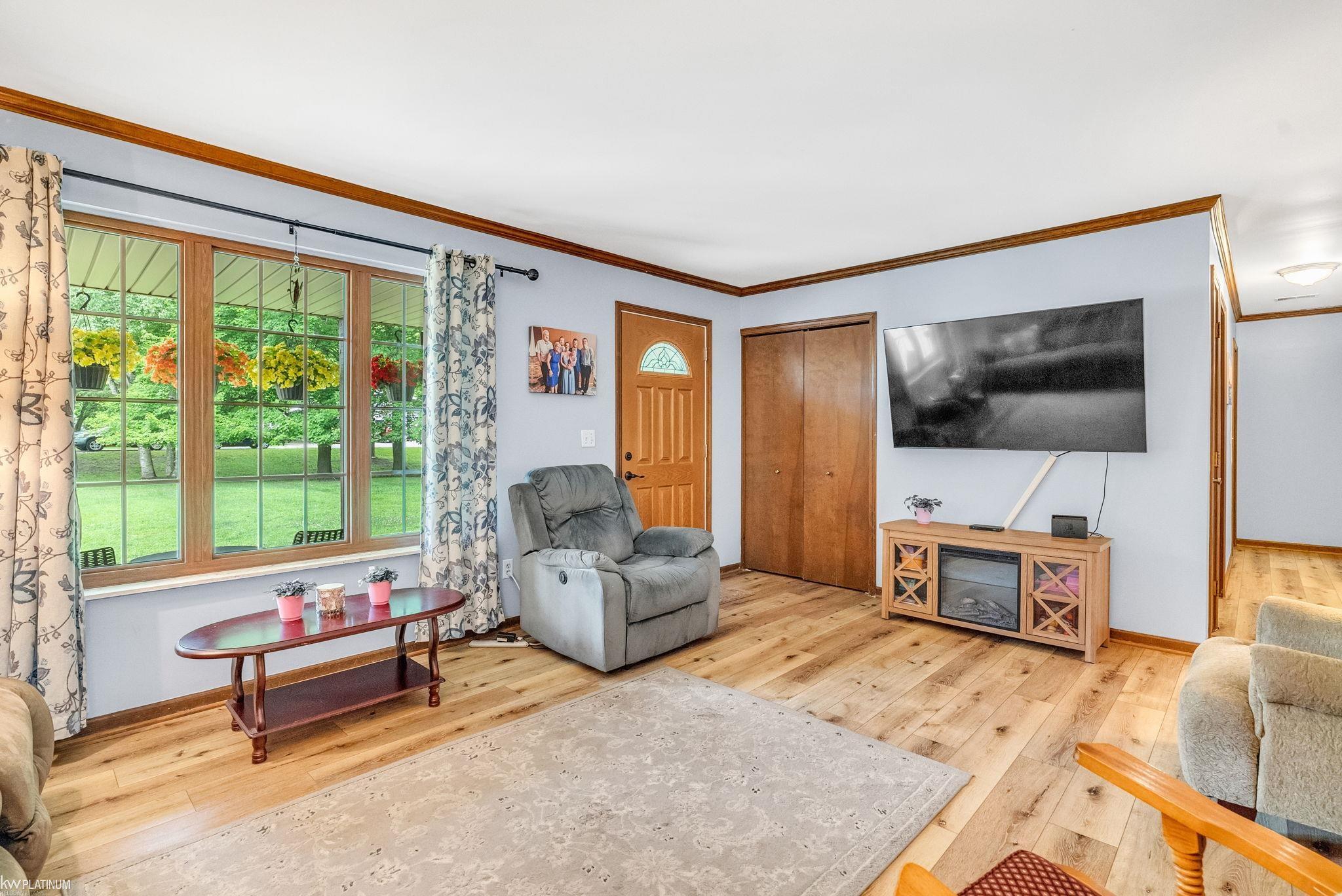 4404 Atkins Road Port Huron, MI 48060 - Photo 9 of 42 50148462-eba23b76-138e-4b7f-b50c-052c2aefdf05.JPG