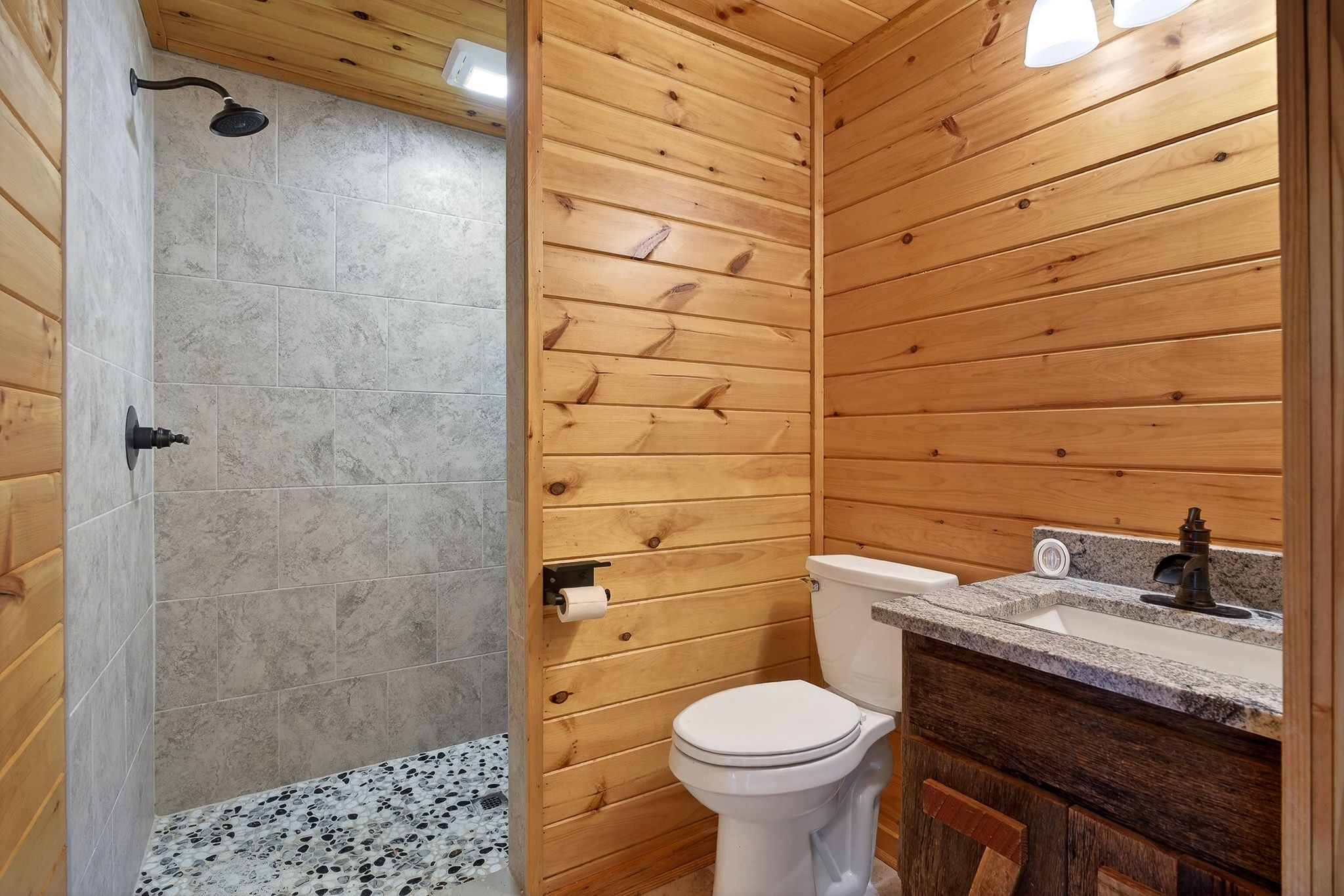 6425 Plateau Road Crossville, TN 38571 - Photo 8 of 42 a bathroom with a sink and a toilet