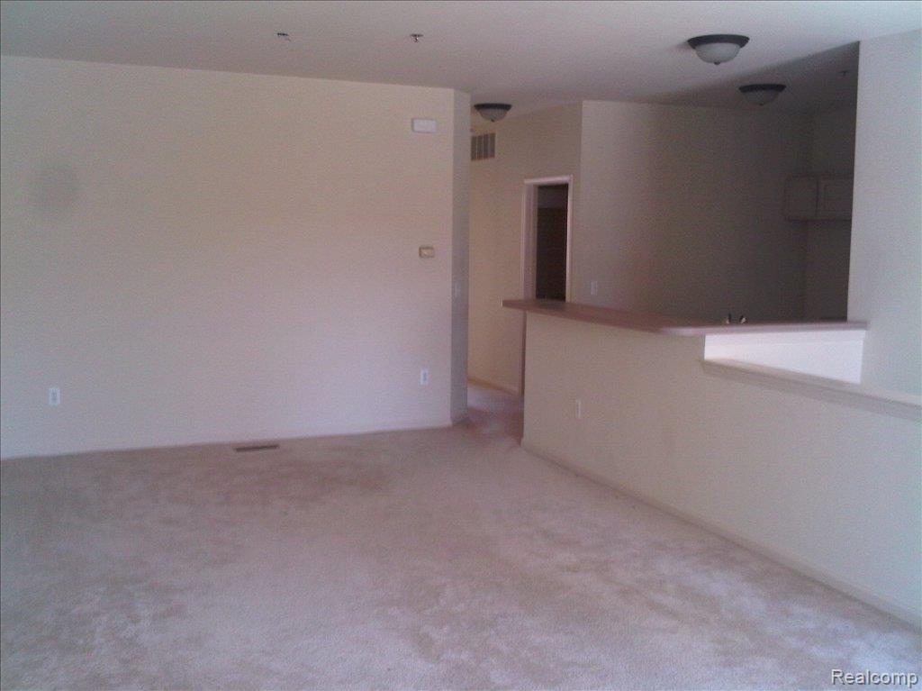 20346 Rodeo Court Southfield, MI 48075 - Photo 2 of 17 IMG00031-20090417-1425