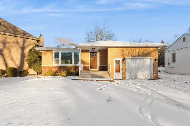 $3,600 | 645 Justina Street, Hinsdale, IL 60521