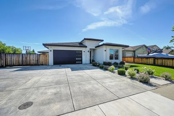 $975,000 | 127 Fuller Lane, Lincoln, CA 95648