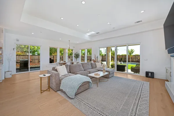 $975,000 | 127 Fuller Lane, Lincoln, CA 95648