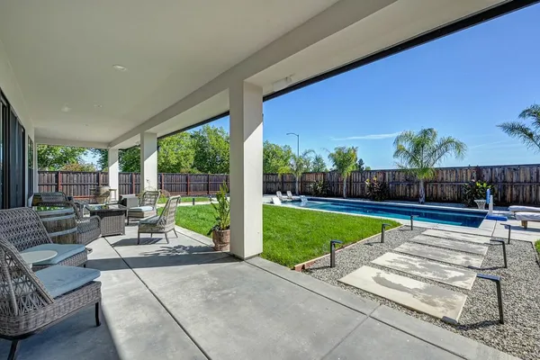 $975,000 | 127 Fuller Lane, Lincoln, CA 95648