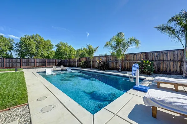 $975,000 | 127 Fuller Lane, Lincoln, CA 95648