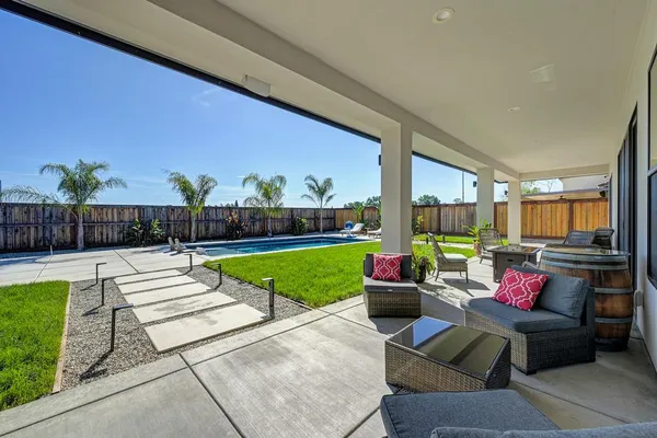 $975,000 | 127 Fuller Lane, Lincoln, CA 95648