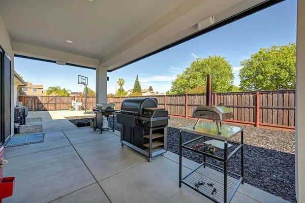 $975,000 | 127 Fuller Lane, Lincoln, CA 95648