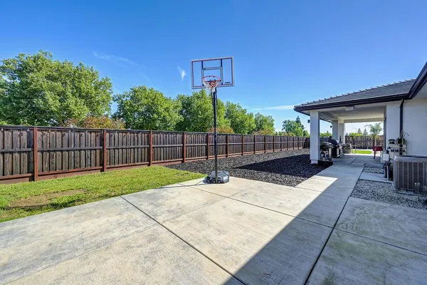 $975,000 | 127 Fuller Lane, Lincoln, CA 95648