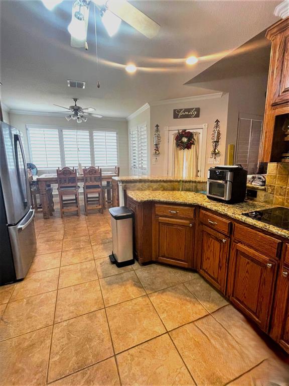 253 South Natural Spring Lane Azle, TX 76020 - Photo 8 of 18 Kitchen