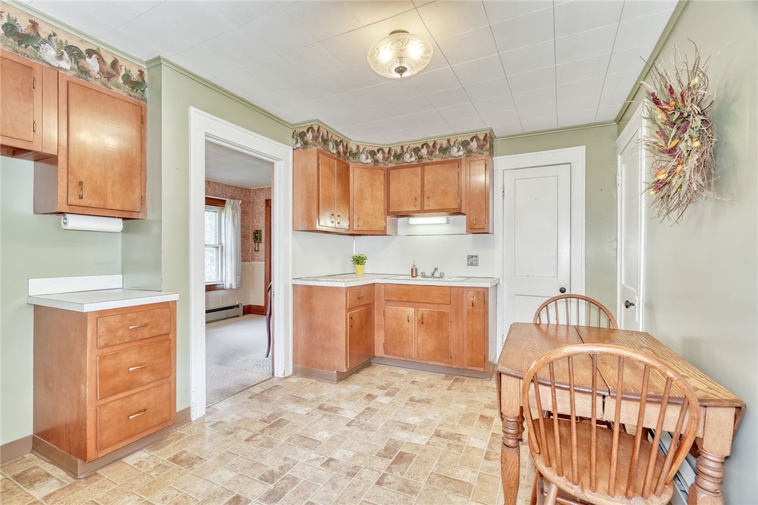 Spacious Eat-in Kitchen