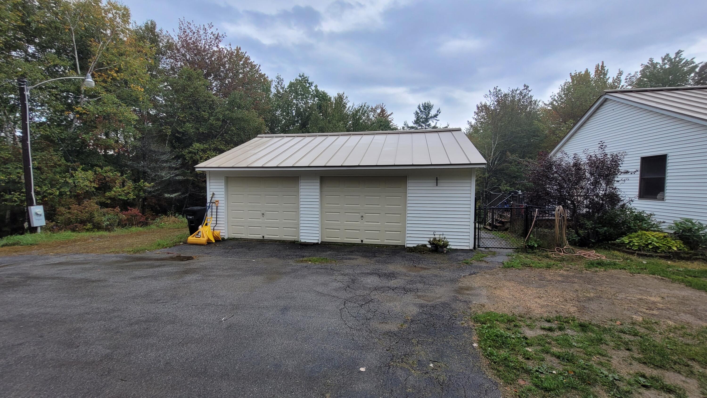 576 Newburgh Road Hermon, ME 04401 - Photo 4 of 34 20220926_093559