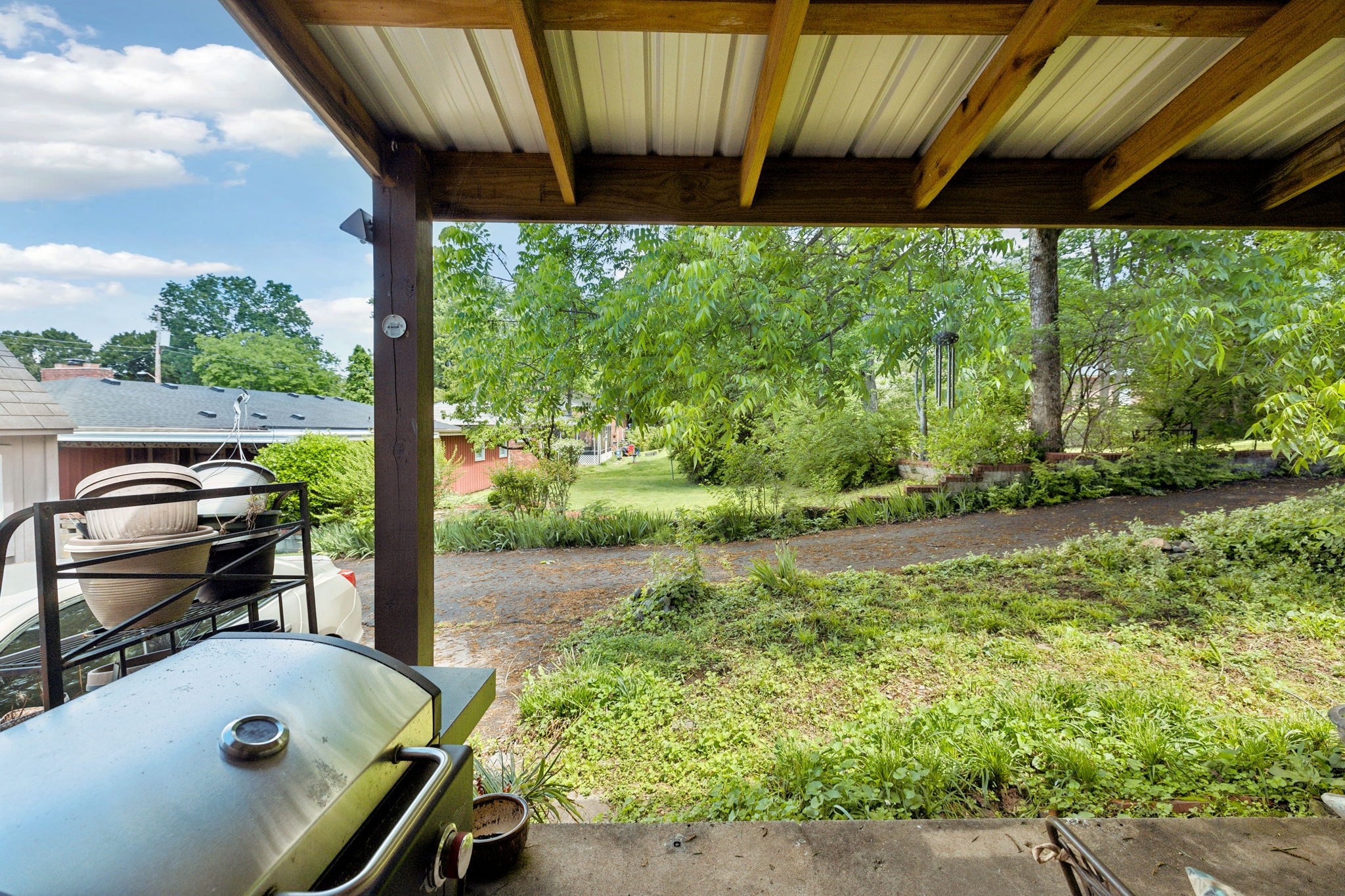 503 West 4th Avenue Springfield, TN 37172 - Photo 28 of 32 a backyard of a house with a garden view