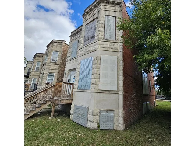 $159,900 | 925 South Springfield Avenue, Chicago, IL 60624