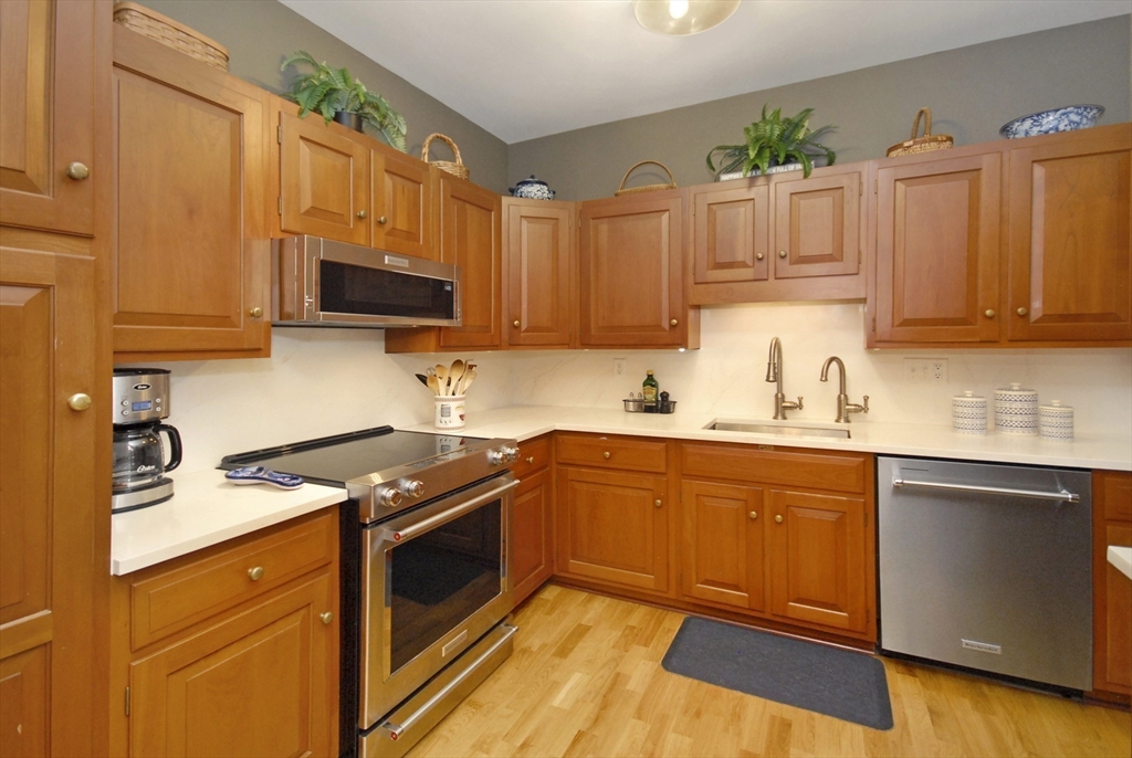 100 Keyes Road, Unit 305 Concord, MA 01742 - Photo 3 of 27 Gallery Image 3