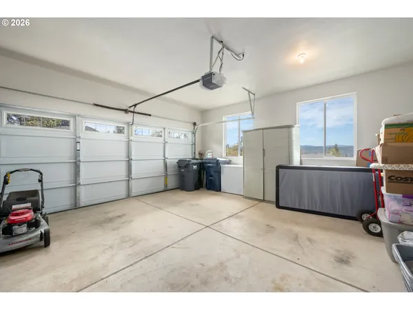 $669,000 | 6189 Forest Ridge Drive, Springfield, OR 97478