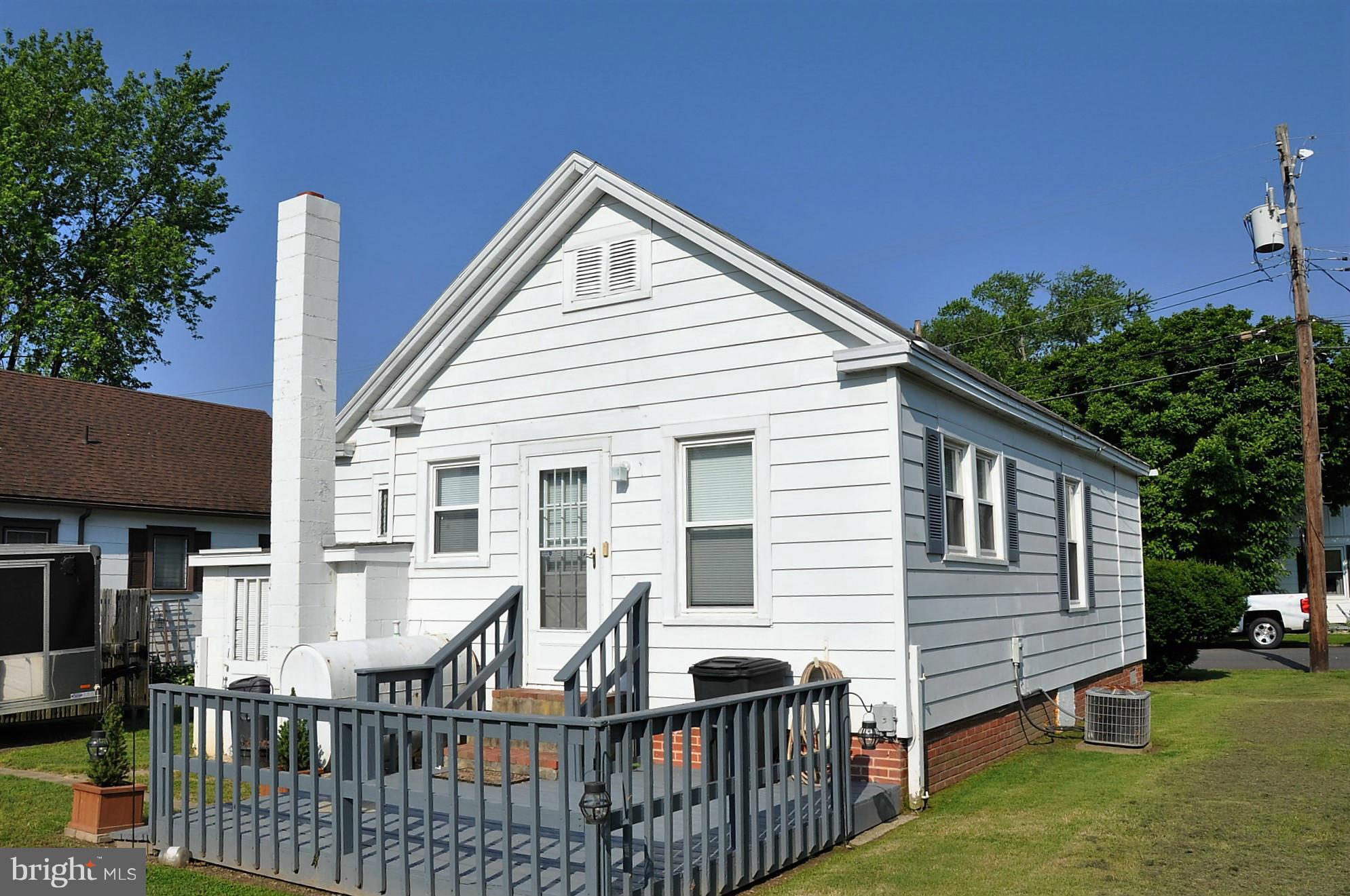 Exterior (Rear)