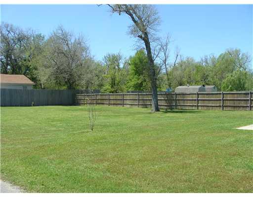 411 Oak Road Belle Chasse, LA 70037 - Photo 10 of 17 Gallery Image 10
