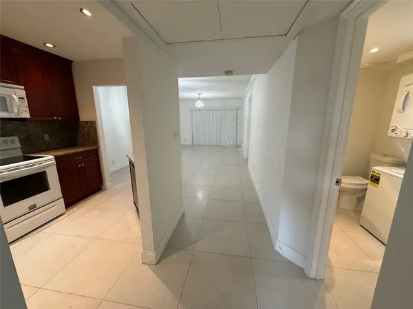 $2,400 | 1254 South Military Trail, Unit 1324, Deerfield Beach, FL 33442