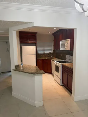 $2,400 | 1254 South Military Trail, Unit 1324, Deerfield Beach, FL 33442
