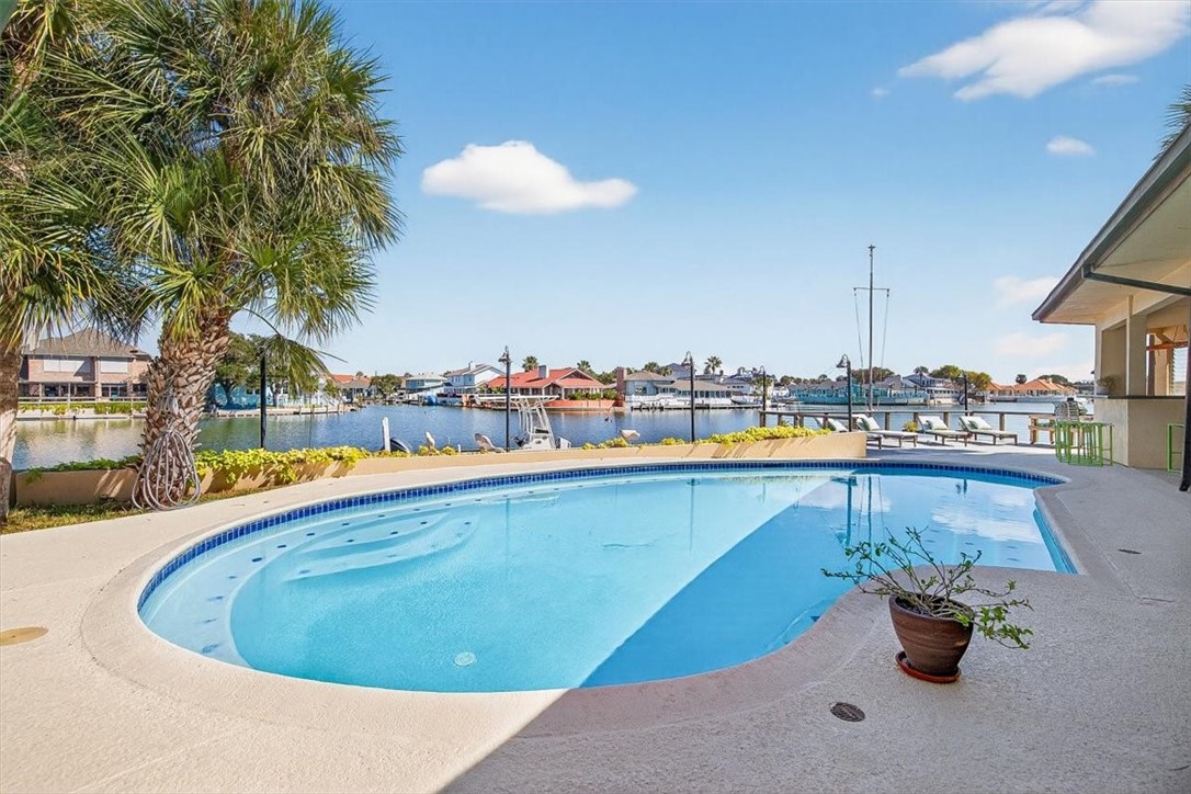 2303 Edgewater Court Rockport, TX 78382 - Photo 30 of 40