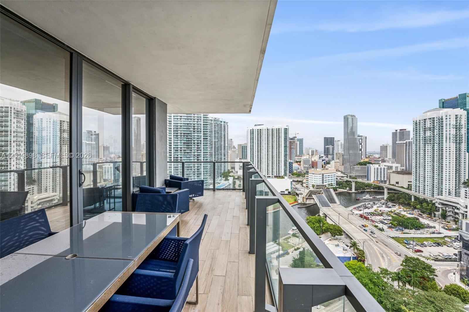 88 Southwest 7th Street, Unit 2111 Miami, FL 33130 - Photo 3 of 30