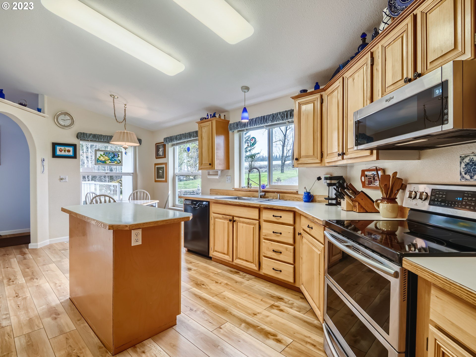 23355 South Ridge Road Beavercreek, OR 97004 - Photo 9 of 48 Gallery Image 9