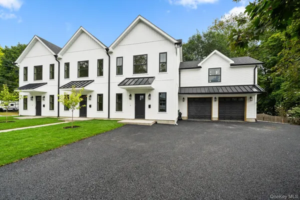 $2,600 | 43 Wheeler Avenue, Unit B, Warwick, NY 10990