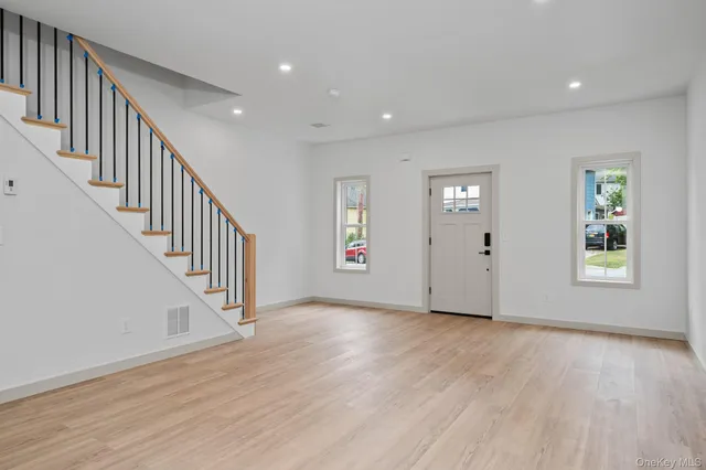 $2,600 | 43 Wheeler Avenue, Unit B, Warwick, NY 10990