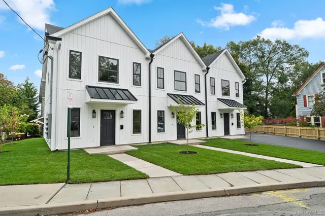 $2,600 | 43 Wheeler Avenue, Unit B, Warwick, NY 10990