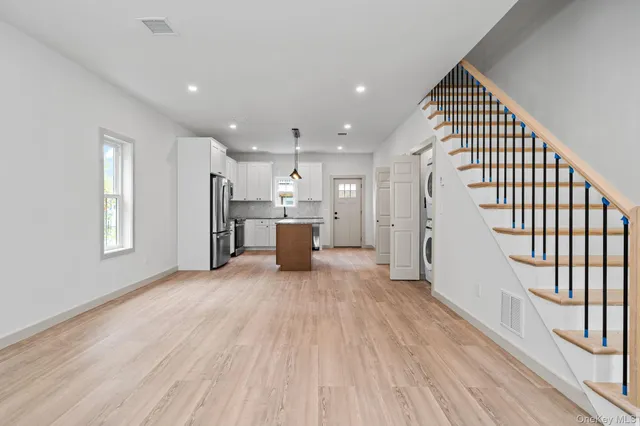 $2,600 | 43 Wheeler Avenue, Unit B, Warwick, NY 10990