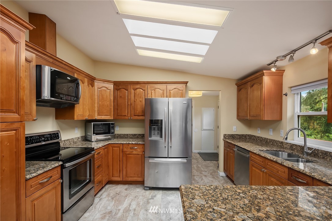 18827 Mountain View Road Northeast Duvall, WA 98019 - Photo 13 of 25 Gallery Image 13