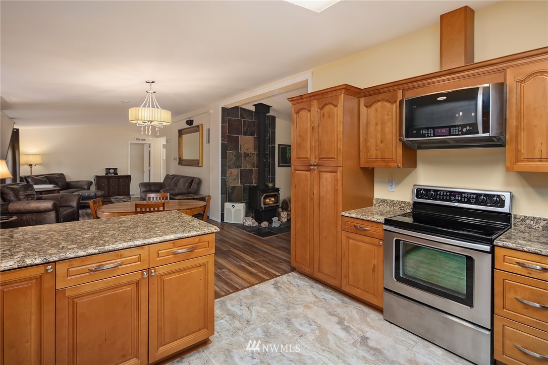 18827 Mountain View Road Northeast Duvall, WA 98019 - Photo 14 of 25 Gallery Image 14
