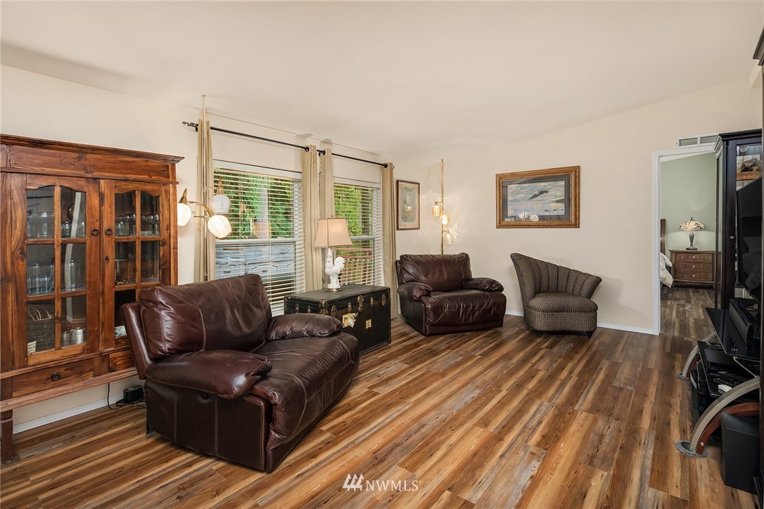 18827 Mountain View Road Northeast Duvall, WA 98019 - Photo 16 of 25 Gallery Image 16